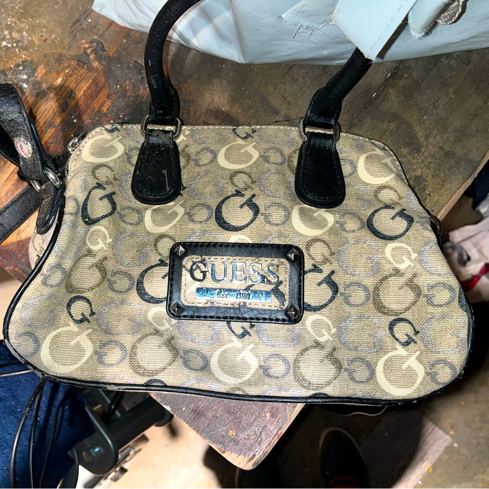 Guess Avellino Logo Carryall Black Tote & Wallet